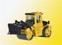 11558 Каток BOMAG Walze mit Splittstreuer BS 180